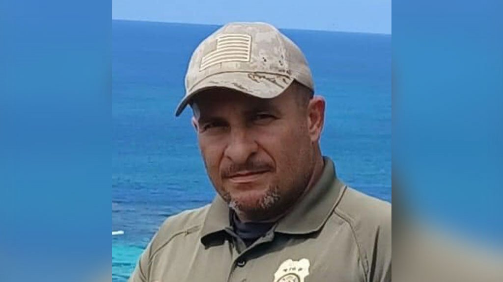  Vigilante del DRNA que se habr&iacute;a disparado en la cabeza en barrio Playa de Salinas&ldquo;en estado cr&iacute;tico, pero vivo&rdquo; 