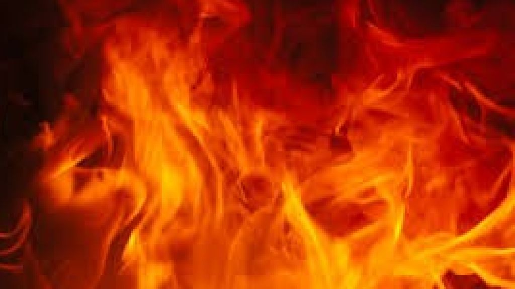  Fuego en antiguo Comité PNP de Ponce 