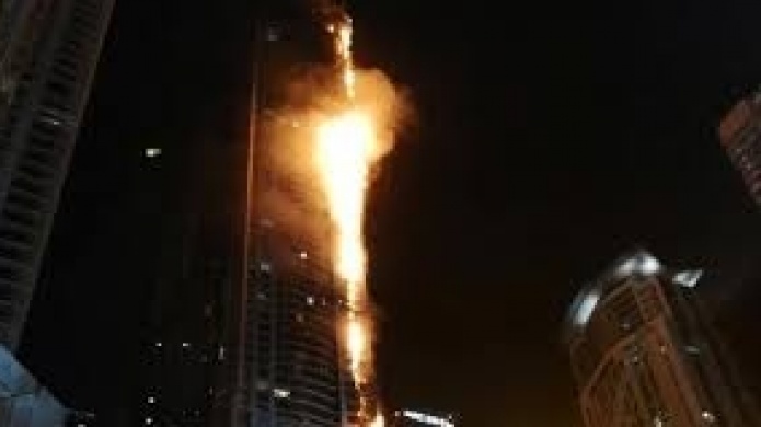 Video: Se incendia el edificio de viviendas Torch Tower de DubÃ¡i