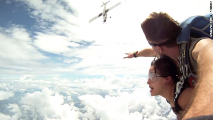 Avioneta que por poco impacta a paracaidistas