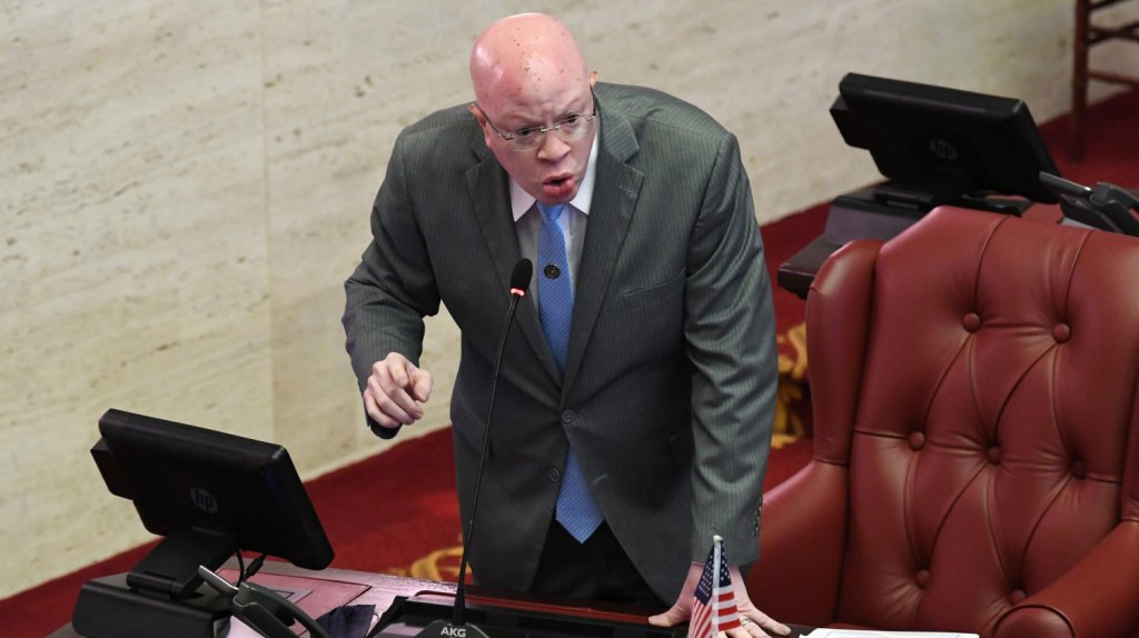  Senador Gregorio Mat&iacute;as radica medida para tipificar el &ldquo;kickback&rdquo; como delito a nivel estatal 