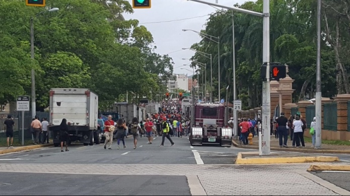 Comercios cerrados, ausentismo escolar, escaso trÃ¡fico y diversas protestas en primeras horas de movilizaciÃ³n