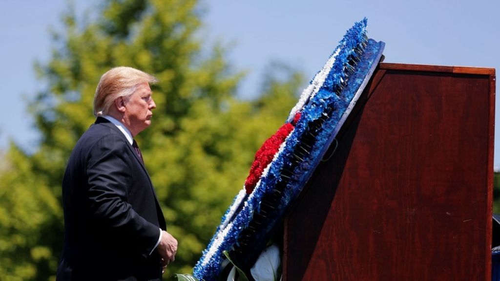  Trump: "Los criminales que matan a polic&iacute;as deben ser condenados a pena de muerte" 