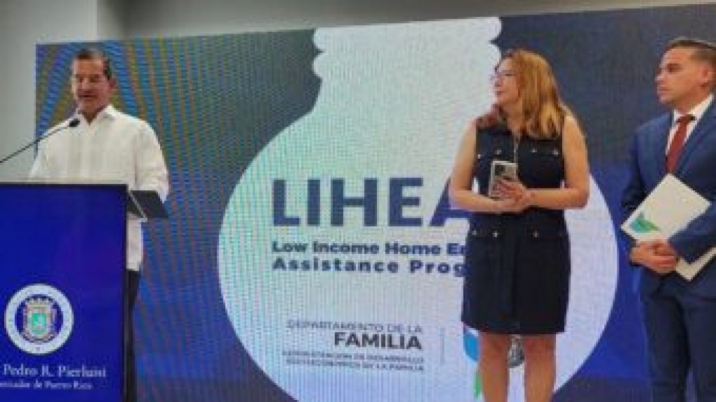  Gobernador anuncia apertura de solicitudes para ayuda en atrasos del pago de la luz 