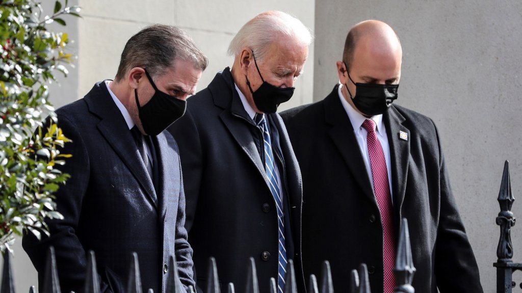  Biden, con m&aacute;s de 25 millones de casos en EEUU, intenta apurar vacunaci&oacute;n 