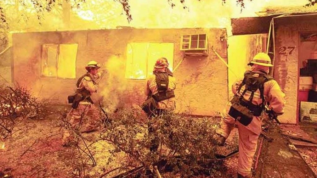  Incendios forestales en California avanzan sin control 