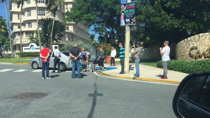 Video: Denuncian otro ataque de taxistas a conductor de "Uber" en el Caribe Hilton 