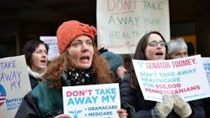 video: Mujeres protestan en Nueva York contra la reforma sanitaria que busca derogar el Obamacare