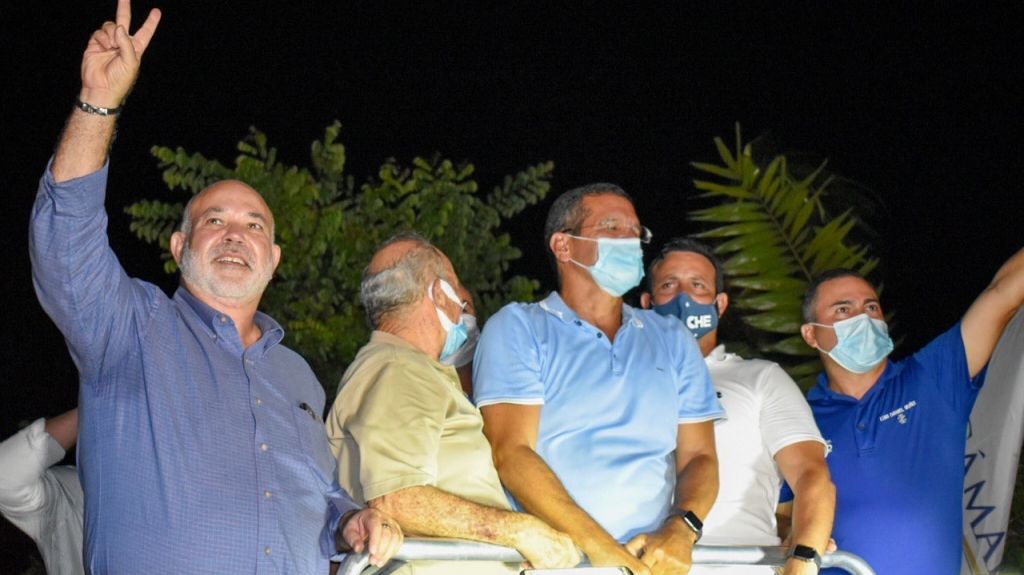  Caravana de bando del PNP en el oeste con Pierluisi para impulsar promover el plebiscito 