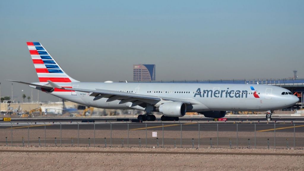  Dos tripulantes inconscientes y varios intoxicados en pleno vuelo tras el derrame de un "l&iacute;quido de limpieza" 