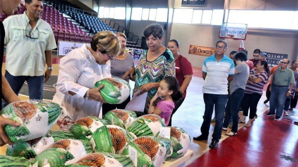  Ponce distribuye m&aacute;s de mil pavos entre l&iacute;deres comunitarios y entidades sin fines de lucro 