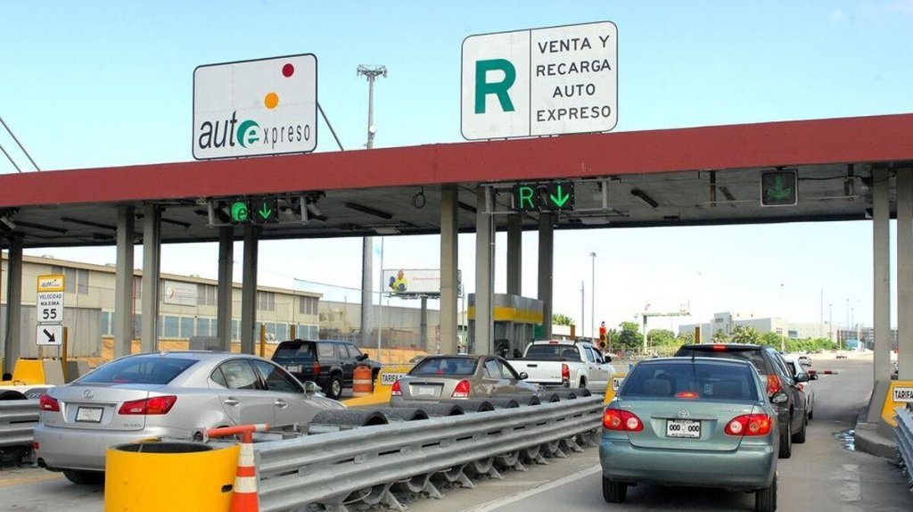  Medida legislativa propone eximir veh&iacute;culos de emergencia del pago de AutoExpreso 