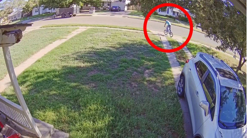  Video: Este propietario lo llamó “karma instantáneo“ cuando un presunto ladrón estaba tratando de escapar, pero su plan no funcionó 