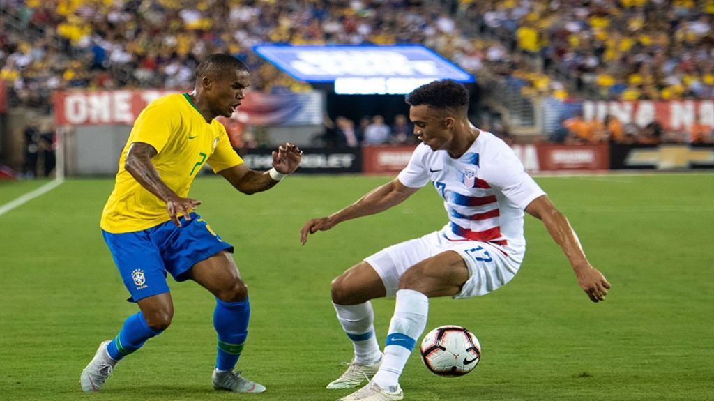  0-2. Nueva exhibici&oacute;n de Brasil ante EE.UU. con goles de Firmino y Neymar 