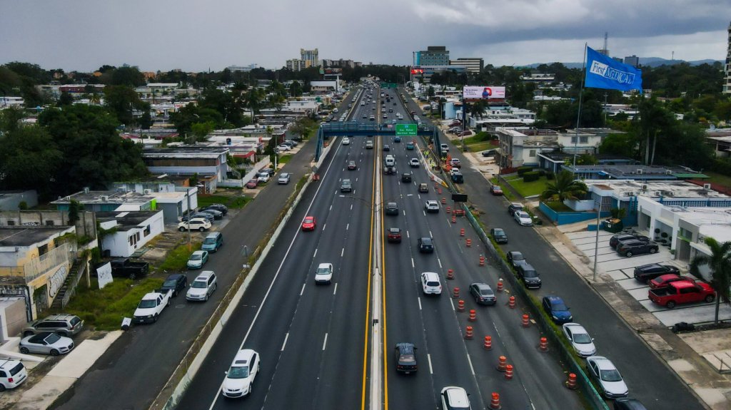  DTOP y ACT estrenan novedoso sistema de seguridad vial en el expreso Rafael Mart&iacute;nez Nadal 