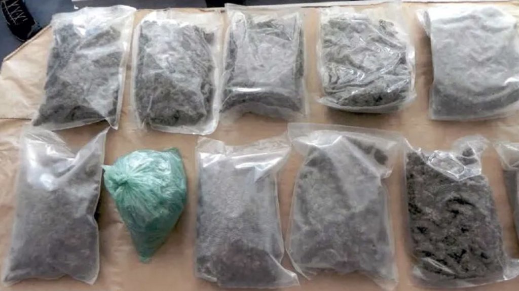  Un narcotraficante se queda dormido con su celular en la mano, llama sin querer a la Polic&iacute;a y lo capturan 