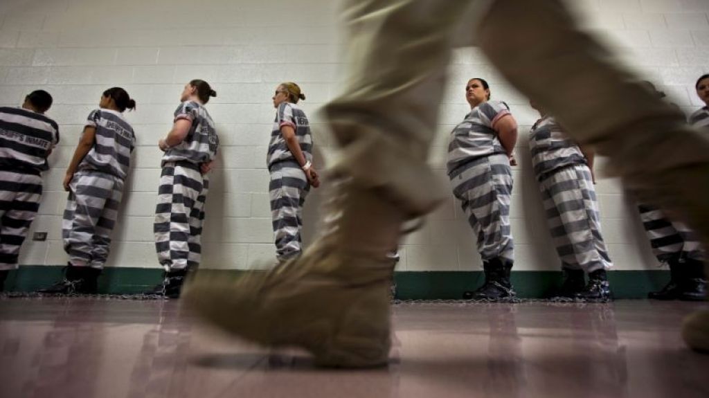  Demandan a oficial carcelario de Nuevo M&eacute;xico por abuso sexual a prisioneras 