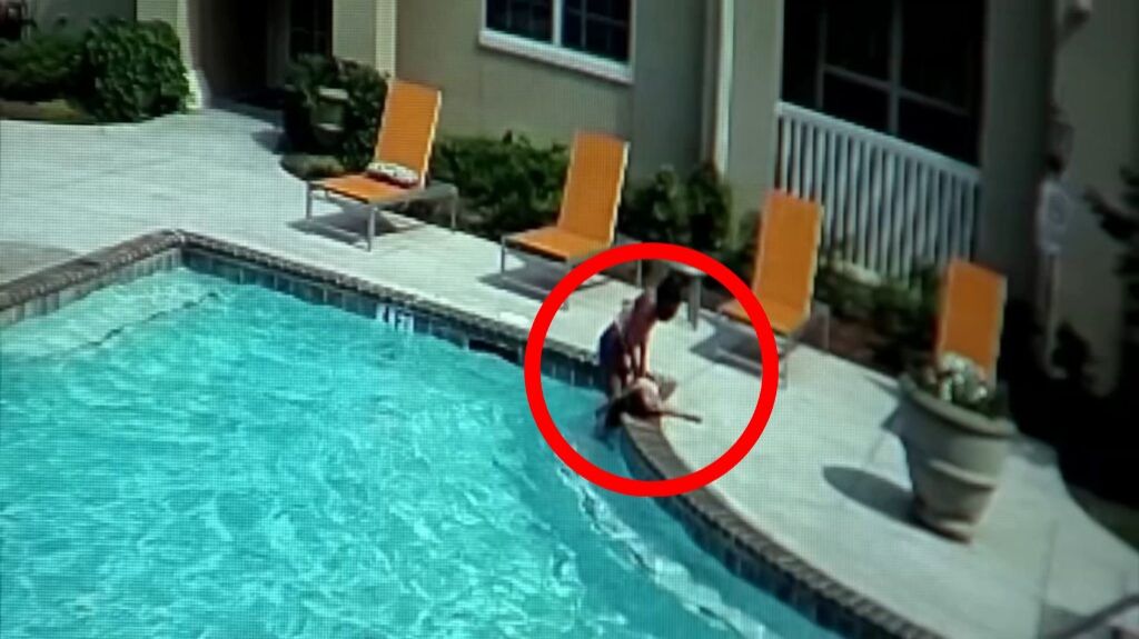  Video: Ni&ntilde;a salva a su hermanita de ahogarse en una piscina 