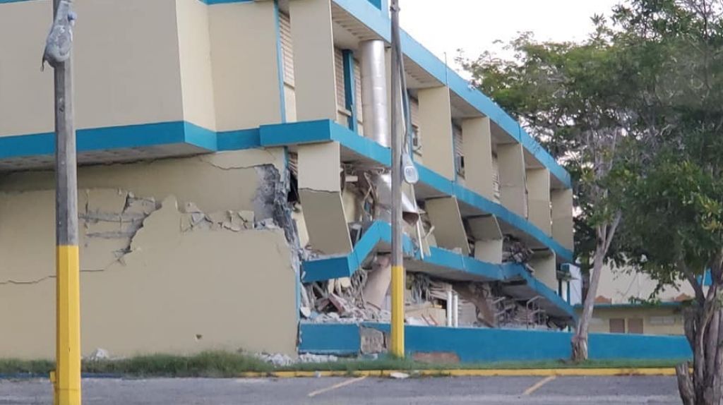  Colapsa Escuela en Gu&aacute;nica tras el sismo de esta madrugada 