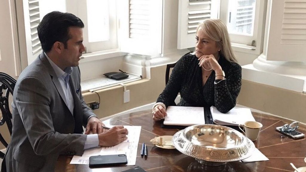  Gobernador se re&uacute;ne con la secretaria de Justicia para discutir asuntos relacionados a la transici&oacute;n 