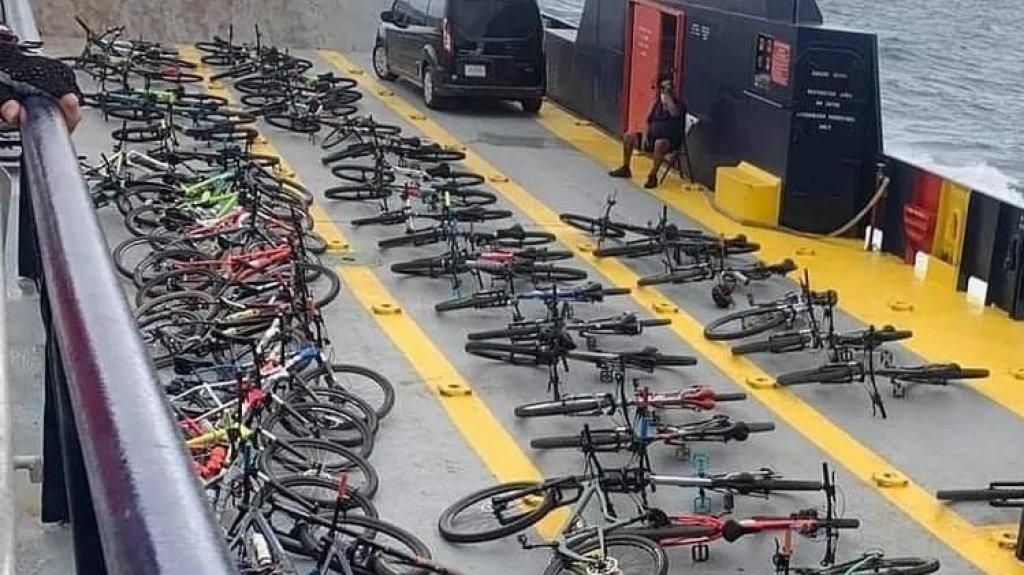  Alcalde de Vieques defiende traslado de ciclistas para evento deportivo 