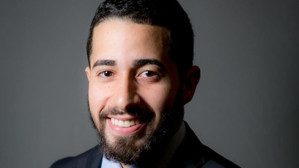  Estudiante de Ciencias M&eacute;dicas nombrado embajador de la Isla en asociaci&oacute;n de terapia f&iacute;sica 