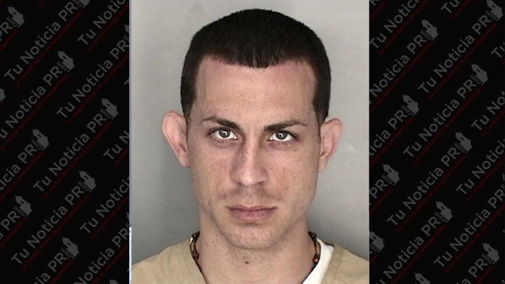  Estaba sentado en una butaca detrás de su casa en el pueblo de Florida y ahí mismo lo dejaron “pegaoooo” 