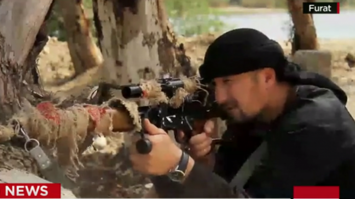 Un combatiente de ISIS entrenado por Estados Unidos llama a la guerra santa en Internet