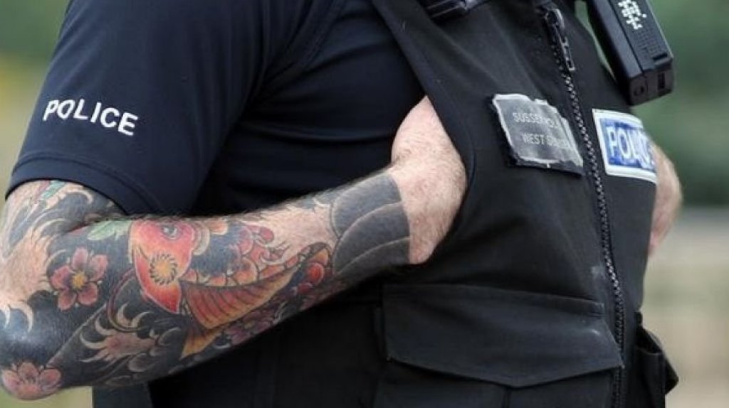  Video: A ley de nada para que polic&iacute;as y servidores p&uacute;blicos en Puerto Rico puedan tener Tatuajes visibles 