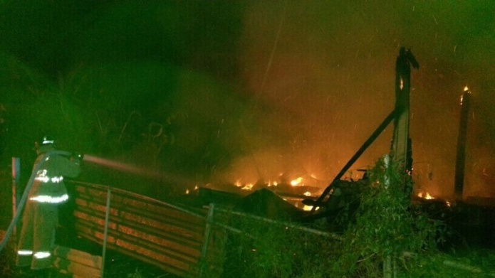 INCENDIO INTENCIONAL EN RESIDENCIA DE ADJUNTAS