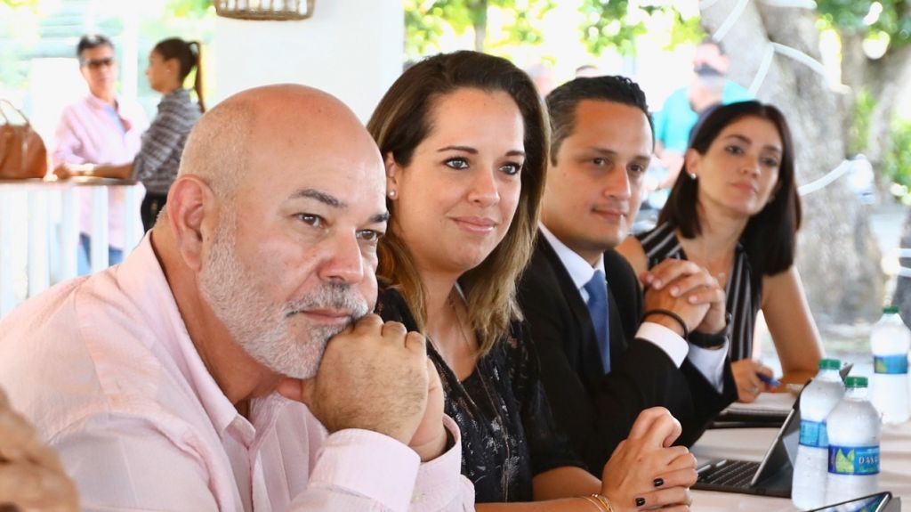  Brindan taller de mercadeo digital a los due&ntilde;os de los Kioskos de Luquillo 