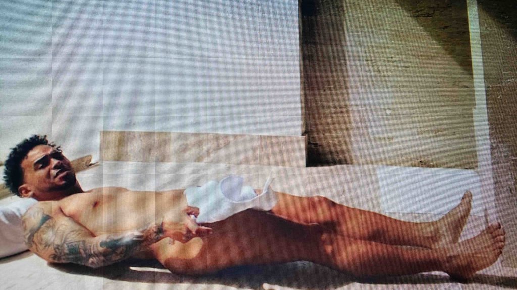  Intérprete Ozuna enciende las redes con sugestiva foto 