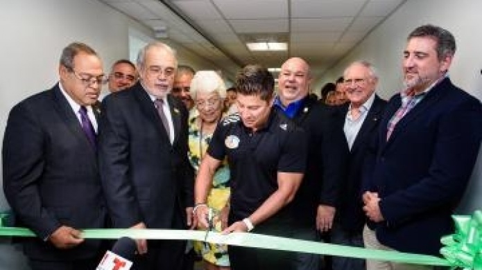 Animador Raymond Arrieta participa en inauguraciÃ³n del Centro de RehabilitaciÃ³n para Pacientes de CÃ¡ncer